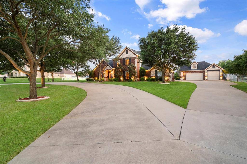 6616 Gehrig Circle,  Burleson,  TX 76028