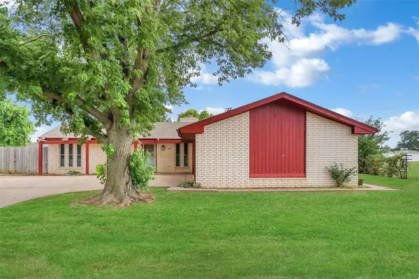 700 E 10th Street, Cordell, OK 73632