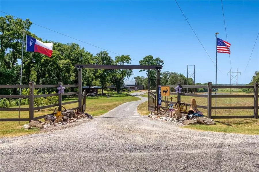 1487 Fleming Road, Bells, TX 75414