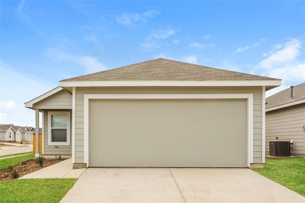 3151 Crestone Drive, Crandall, TX 75114