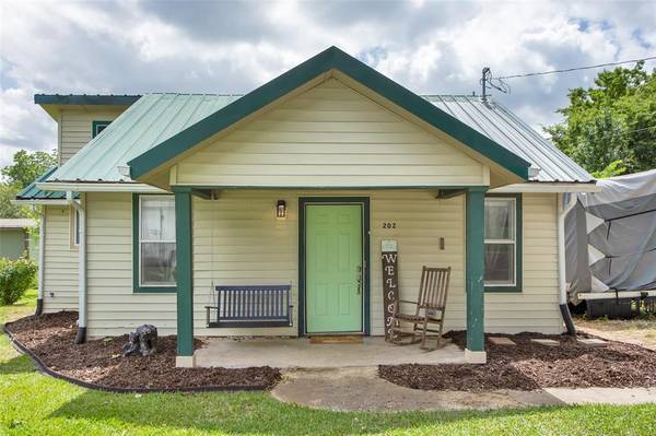 202 Mcfall Street, Whitesboro, TX 76273