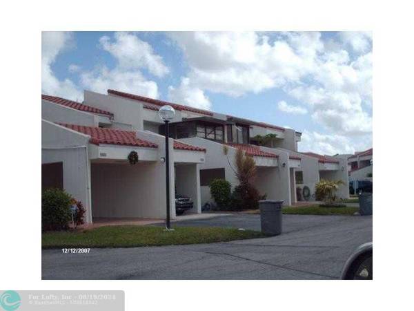 Lauderhill, FL 33319,6568 Racquet Club Dr  #79