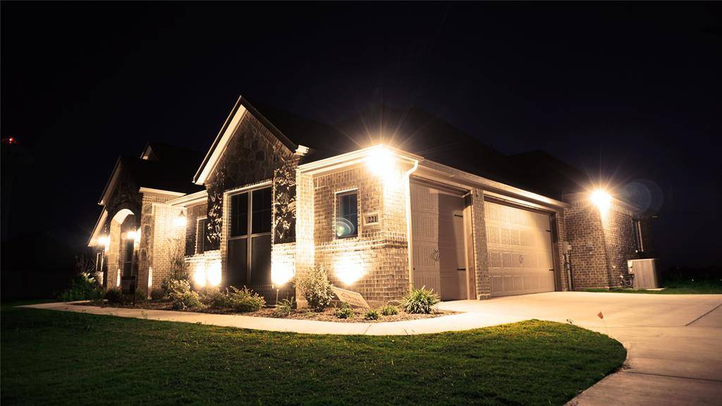 Waxahachie, TX 75167,221 Evening Fire Drive