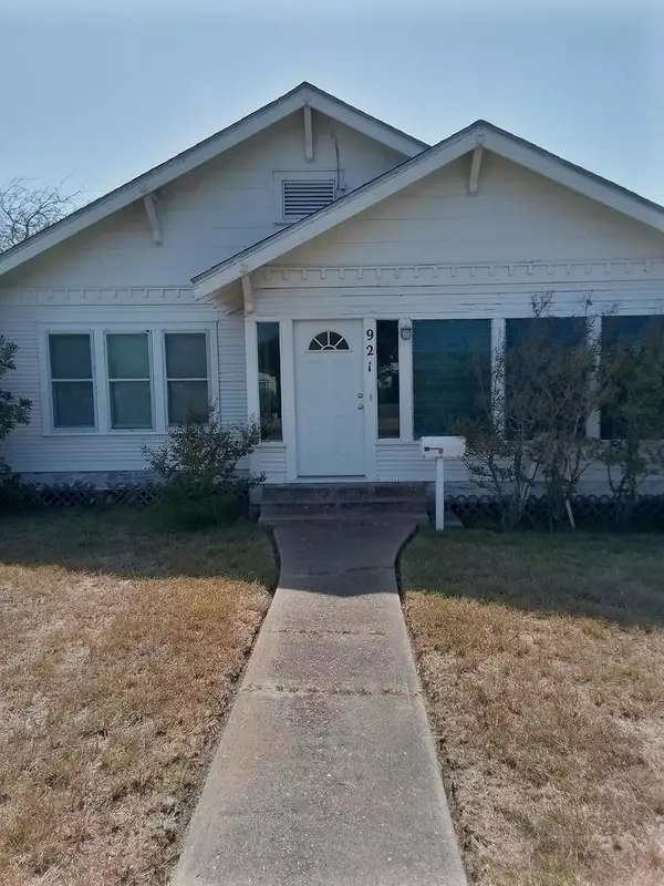 921 Denver, Portland, TX 78374