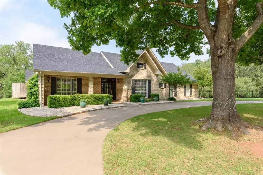 Granbury, TX 76049,9300 Bellechase Road