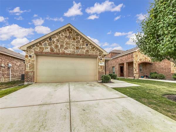 8920 Tenderfoot Lane, Aubrey, TX 76227