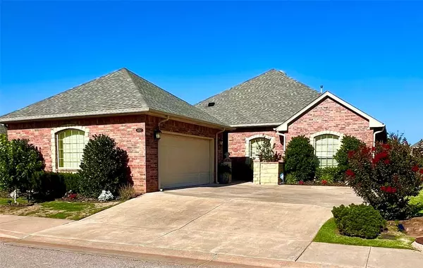 10252 Bald Cypress Drive, The Village, OK 73120