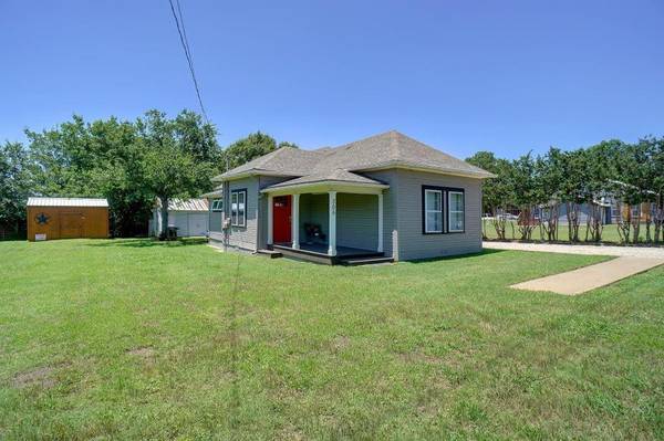 306 S 1st Street, Krum, TX 76249