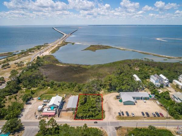 53 E Pine Ave, St. George Island, FL 32328