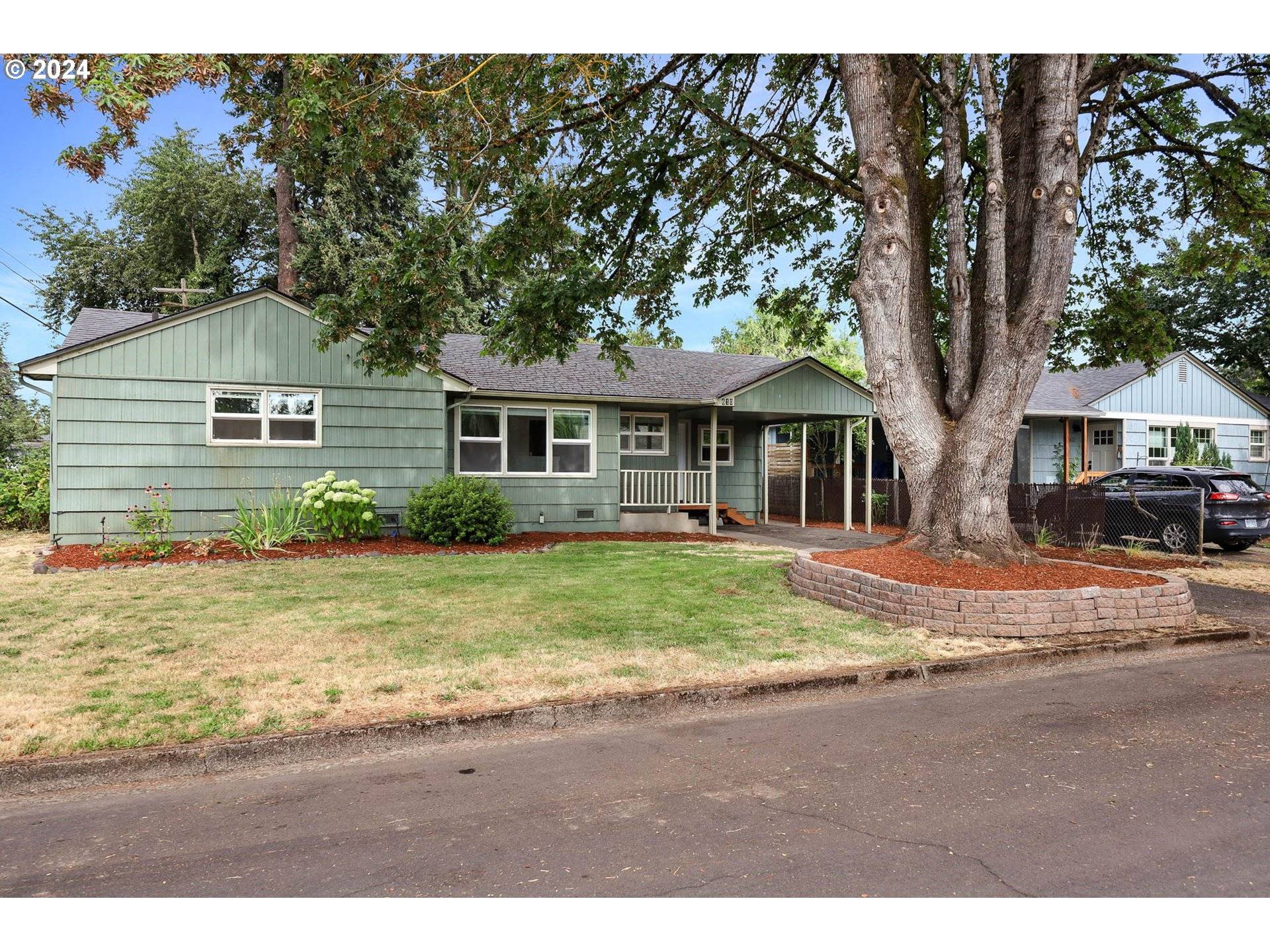 610 TINAMOU LN, Springfield, OR 97477
