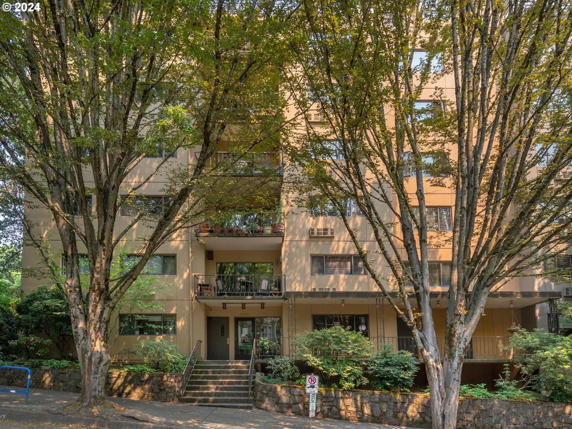 2021 SW MAIN ST #21,  Portland,  OR 97205
