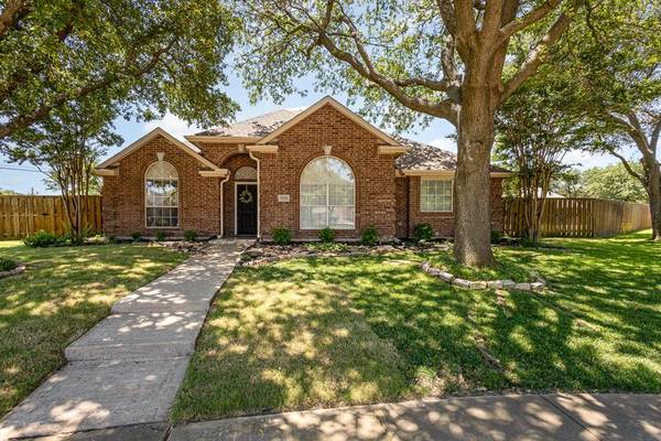 3305 Sunlight Drive, Rowlett, TX 75088