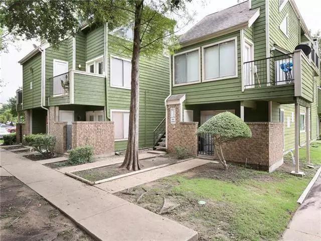 Dallas, TX 75243,9811 Walnut Street #208