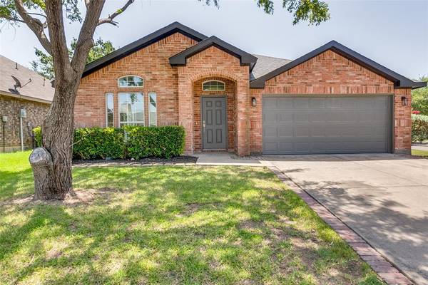 2038 Hollow Creek Drive,  Dallas,  TX 75253