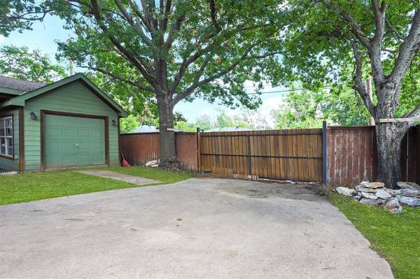 Dallas, TX 75227,2236 Scammel Drive