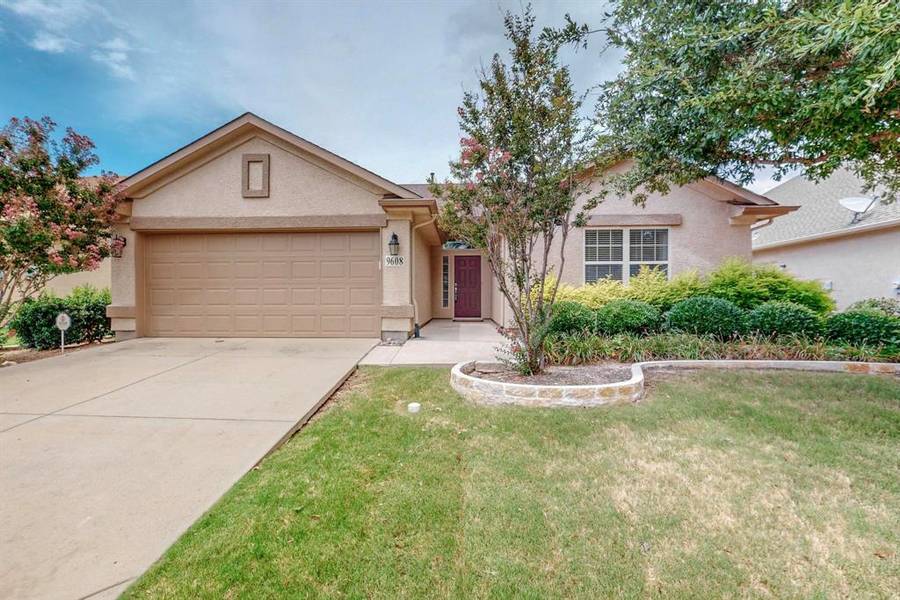 9608 Ravenwood Drive, Denton, TX 76207