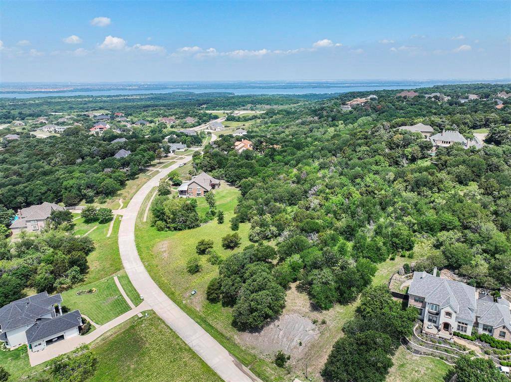 2203 Mountain Lakes Drive,  Cedar Hill,  TX 75104