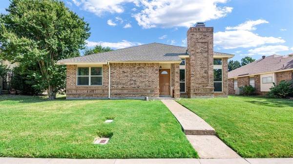 985 Acorn Drive, Lewisville, TX 75067