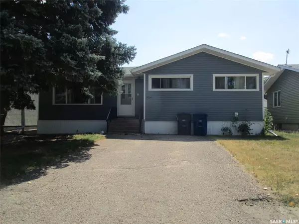 504 4th AVENUE E, Assiniboia, SK S0H 0B0