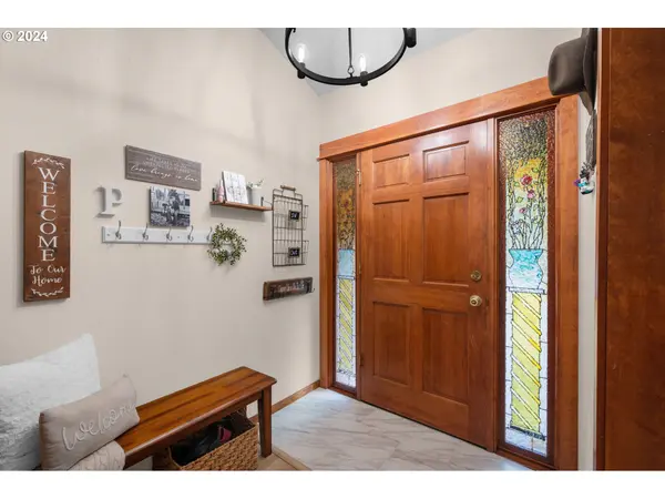 76570 BLUE MOUNTAIN SCHOOL RD, Cottage Grove, OR 97424