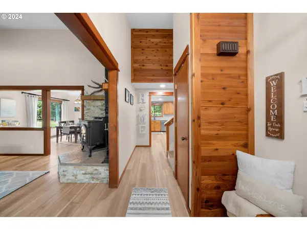 76570 BLUE MOUNTAIN SCHOOL RD, Cottage Grove, OR 97424