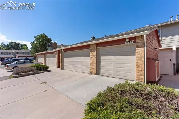 424 W Rockrimmon BLVD #E, Colorado Springs, CO 80919