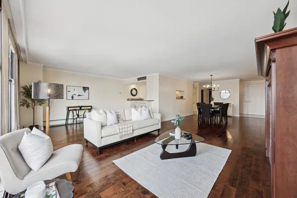 1100 8 AVE SW #2402 Calgary, AB T2P 3T9