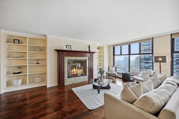 1100 8 AVE SW #2402 Calgary, AB T2P 3T9