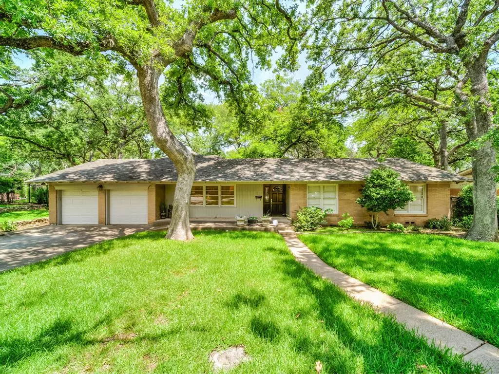 Arlington, TX 76012,1213 W Cedar Street