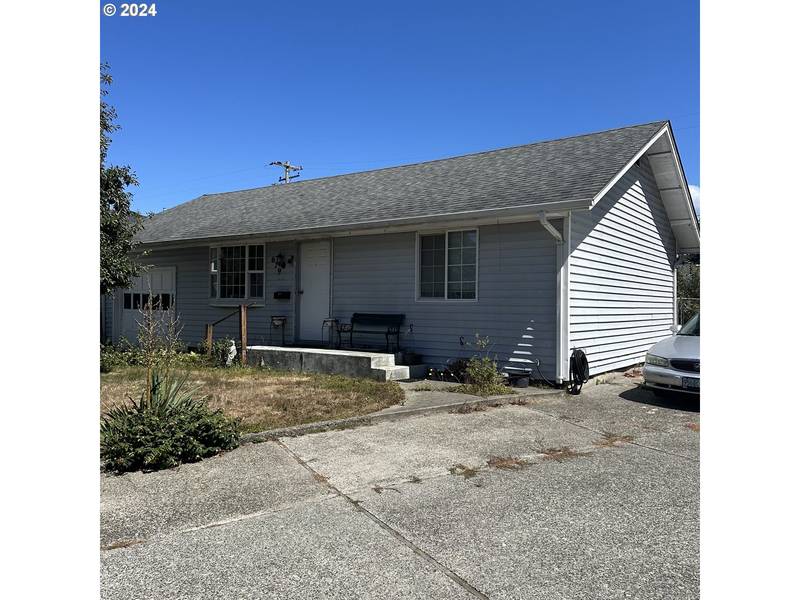 679 W ALDER PL, Reedsport, OR 97467