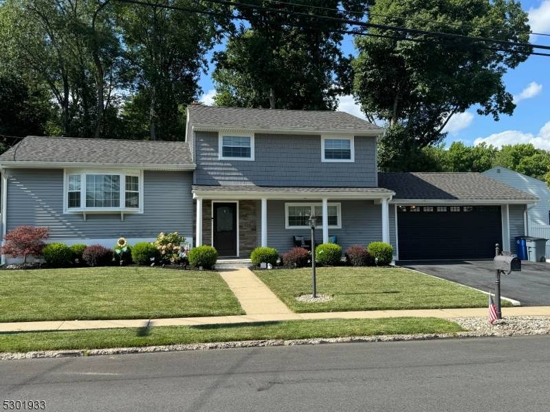 129 Winifred Dr, Totowa Boro, NJ 07512