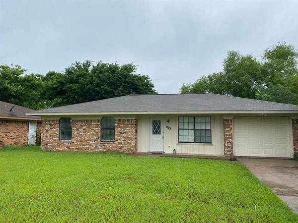 823 Quinette Drive,  Seagoville,  TX 75159