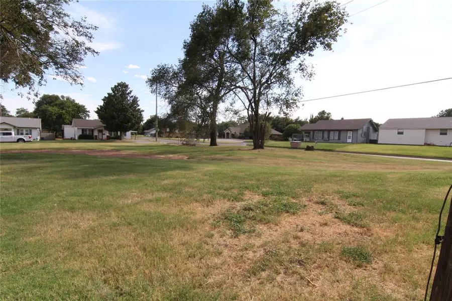 1023 W A Avenue, Elk City, OK 73644