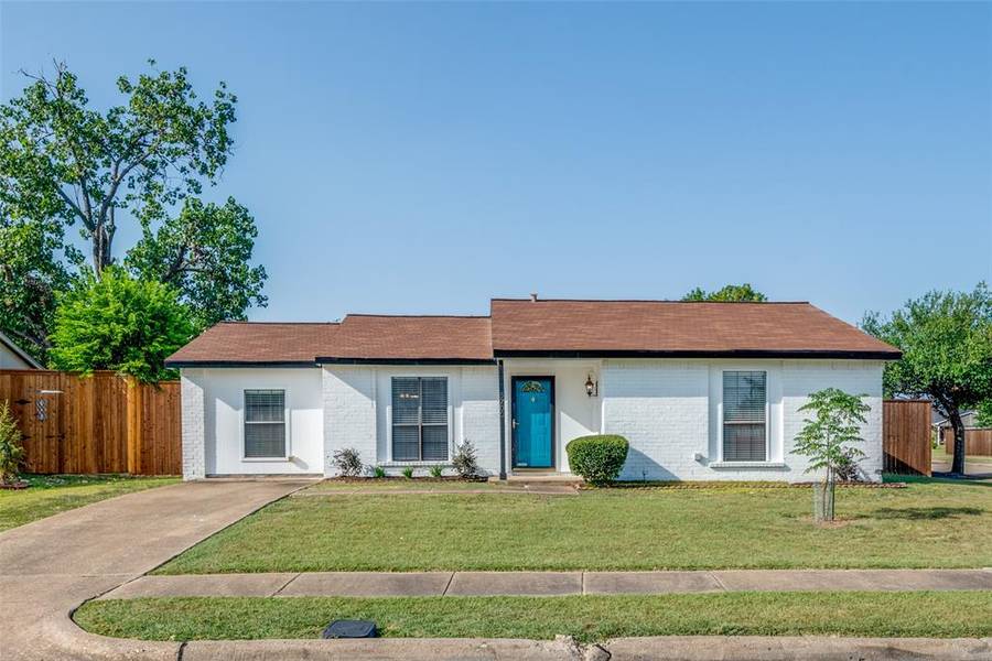 5700 Pearce Street, The Colony, TX 75056