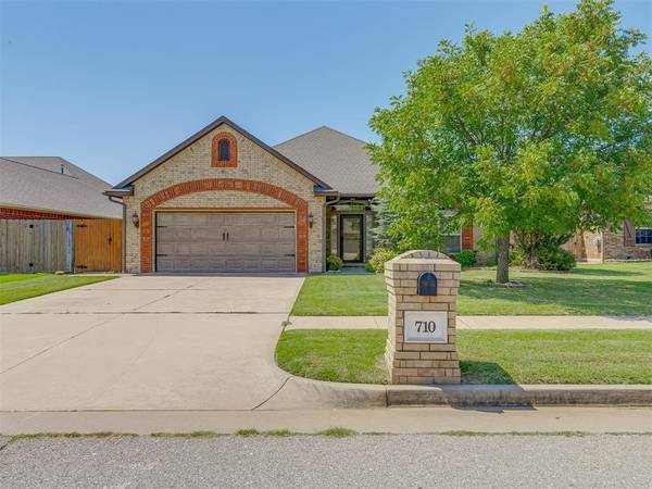 710 Tasha Circle, Moore, OK 73160