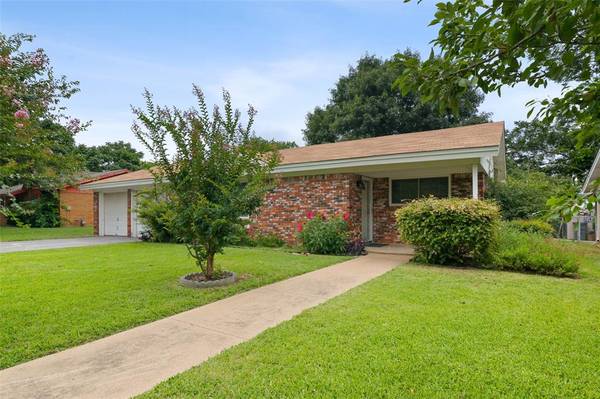 8808 Kate Street,  White Settlement,  TX 76108