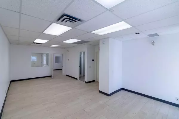 Calgary, AB T2A 2L5,2710 3 AVE NE #Second Floor, Unit 103