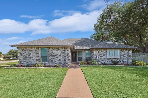 7012 Trinidad Drive, North Richland Hills, TX 76180