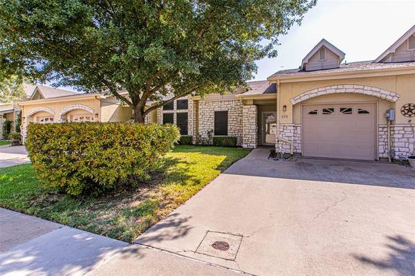 828 Beechcraft Avenue, Grand Prairie, TX 75051