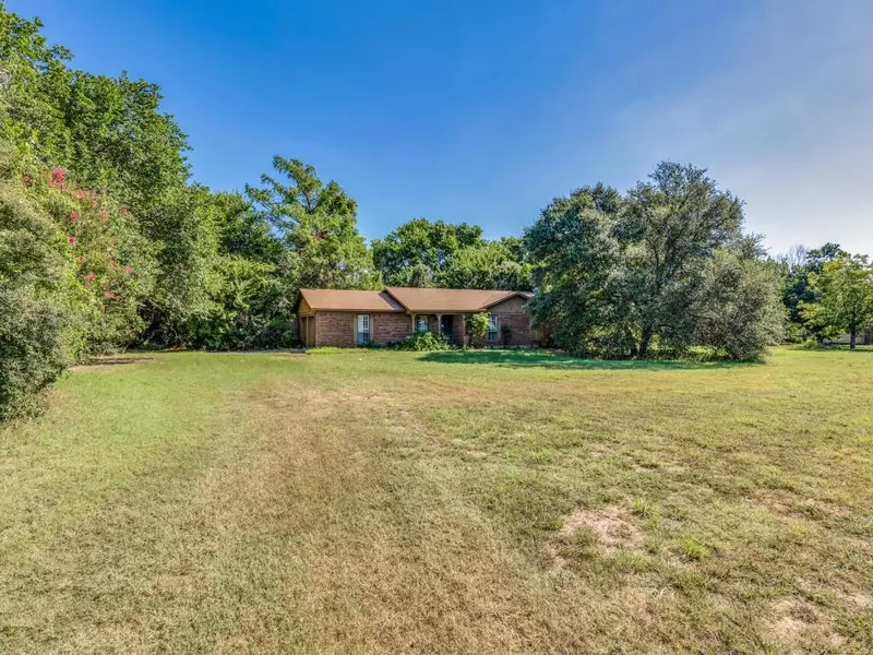 8000 Peden Road, Azle, TX 76020