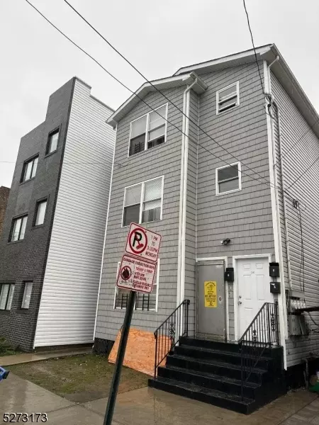 34 Auburn St, Paterson City, NJ 07501