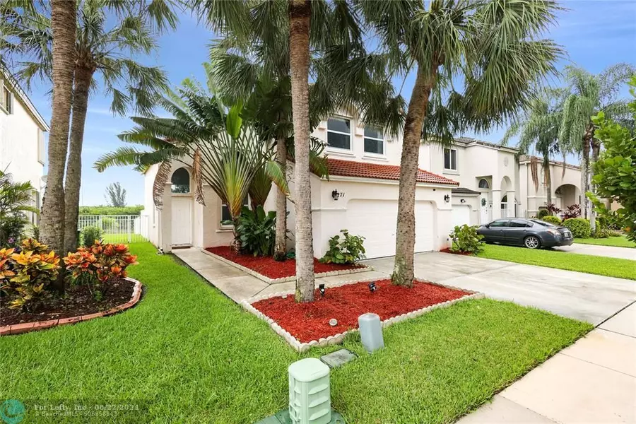 271 NW 151st Ave, Pembroke Pines, FL 33028