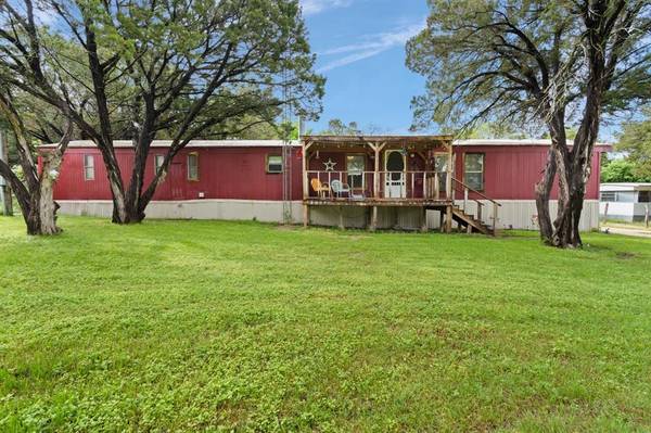 122 Catfish Lane,  Blum,  TX 76627