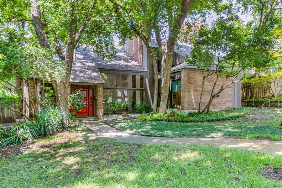 915 Easton Place, Dallas, TX 75218