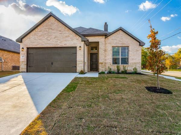 637 Vaquero Street, White Settlement, TX 76108