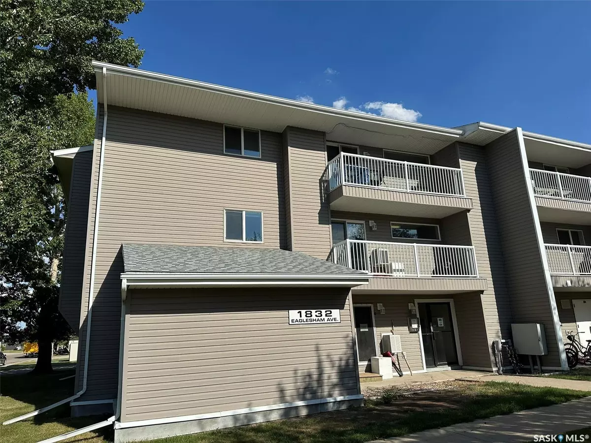 Weyburn, SK S4H 3A8,1832 Eaglesham AVENUE #201