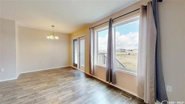 175 Chateau CRESCENT, Pilot Butte, SK S0G 3Z0