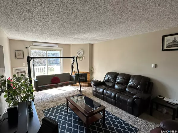 Weyburn, SK S4H 3A8,1832 Eaglesham AVENUE #201