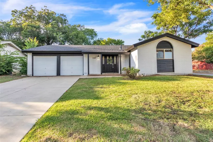 1309 Rebecca Lane, Arlington, TX 76014