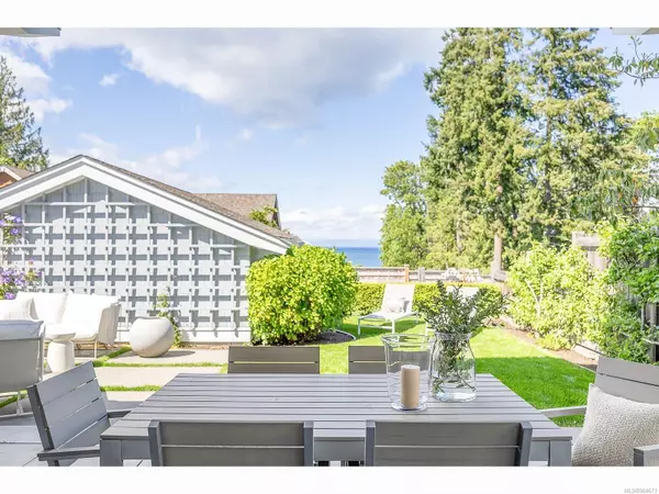 Qualicum Beach, BC V9K 1K7,167 SUNNINGDALE Rd W